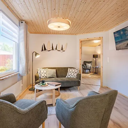 Holiday home Strandlaeufer *